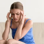 5-σημάδια-ότι-ο-πονοκέφαλός-σας-είναι-COVID.webp.webp